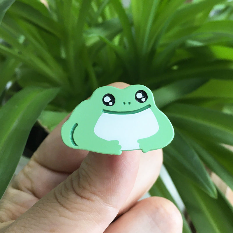 polite boy pin (White's tree frog)
